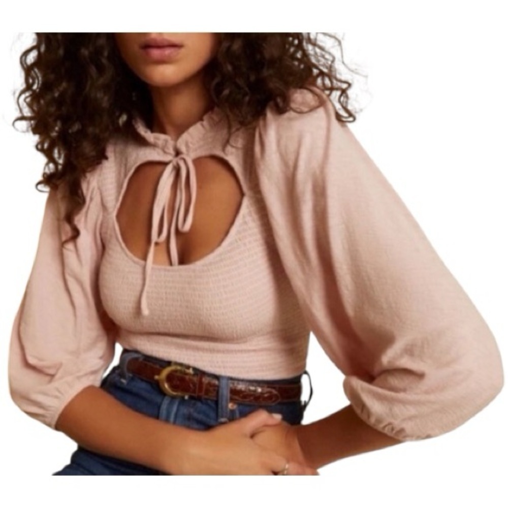 Nation Ltd ABRIELLE Femme Cut-Out S Pink Smocked
Pima Cotton Tee